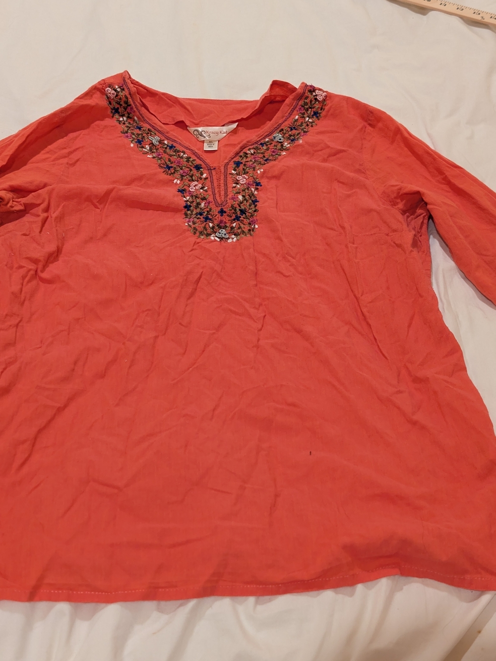Krazy Kat XL Coral Embroidered V-Neck Women’s Top Flaws